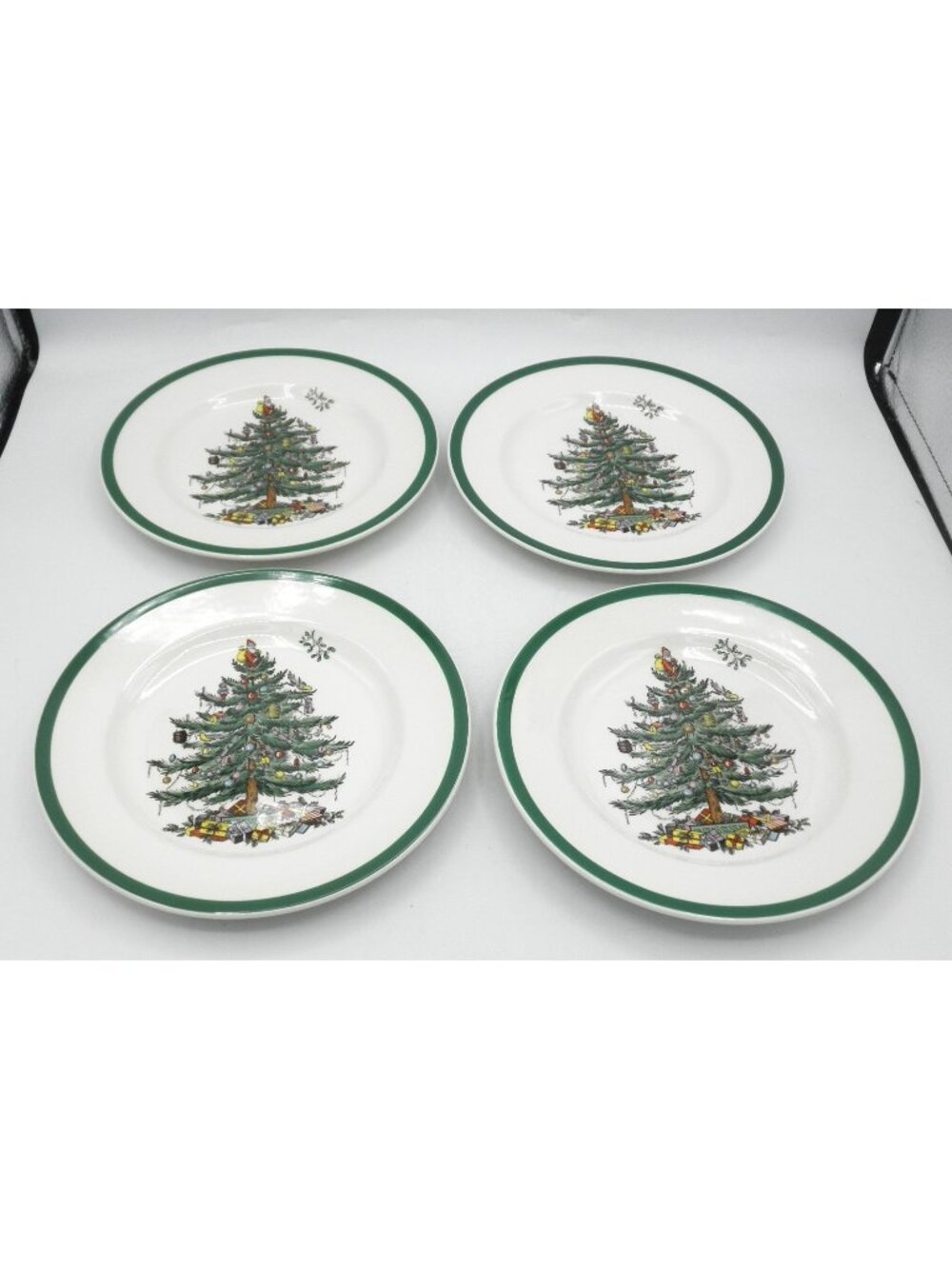 Christmas Tree by Spode 7-3/4 Inch Salad Plates Set of 4 Pattern: SP CHT England